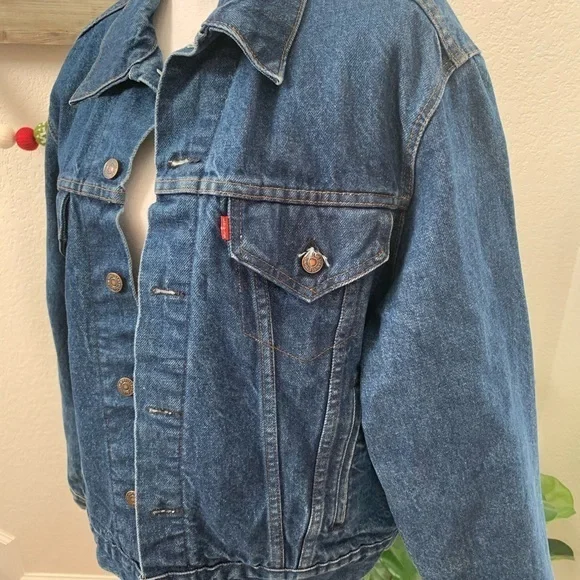 VTG 80’s Levi’s red plaid lined‎ trucker jacket 46